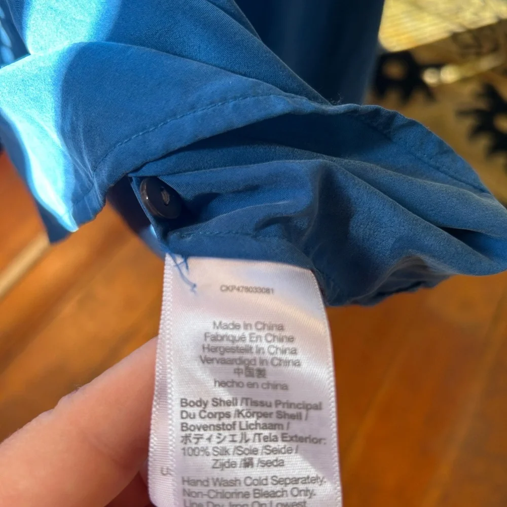 Madewell 100% Silk Blue Lightweight Button-Front Shirt - Picture 4 of 4